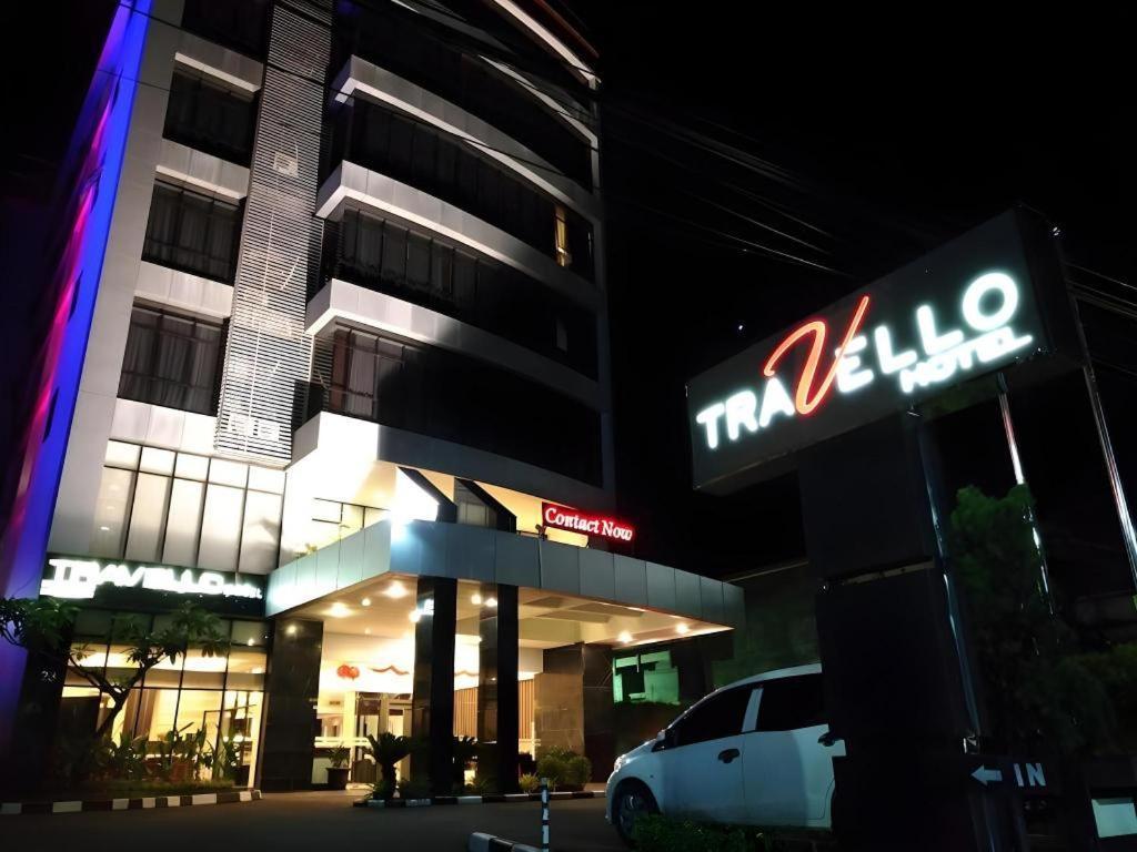Travello Hotel Manado Esterno foto