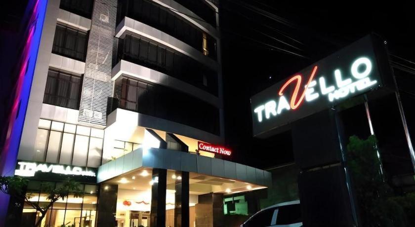 Travello Hotel Manado Esterno foto